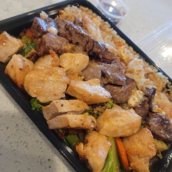 Hanami Teppanyaki Grill - 2 meat combination plate with chicken and filet mignon - Teppanyaki Near Me - Norwalk, California