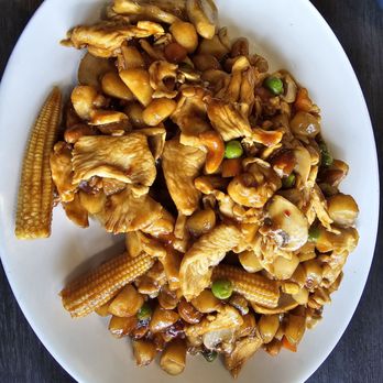 Imperial Wok Chinese Restaurant - Cashew Chicken - Chinese Near Me - Solon, Ohio Imperial Wok Chinese Restaurant - Cashew Chicken - Chinese Near Me - Solon, Ohio