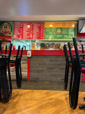 Photo of La Reyna Azteca Tacos Y Tortas - Denver, CO, US. Excelente servicio