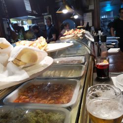 Chapeau - An der Bar, pinchos, pinchos, pinchos