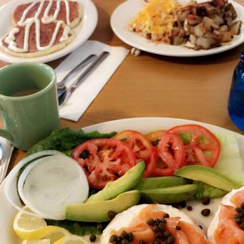 Mom's Kitchen - Breakfast & Brunch Near Me - Vista, California Mom's Kitchen - Breakfast & Brunch Near Me - Vista, California