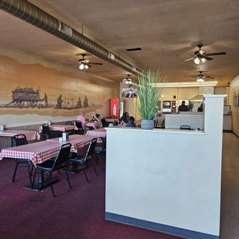 El Flako’s Wrangler Barbecue - Dining room from 1965. - Barbeque Near Me - Escondido, California