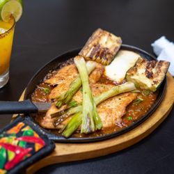 Pollo Asado en Salsa Molcajete