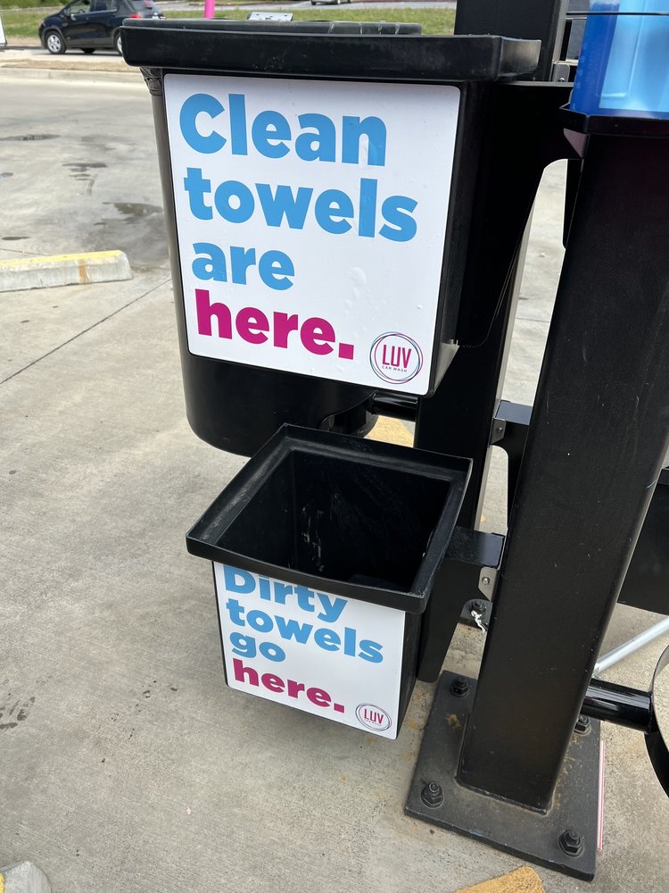 LUV CAR WASH 10805 N Commerce St, Summerville, Car Wash