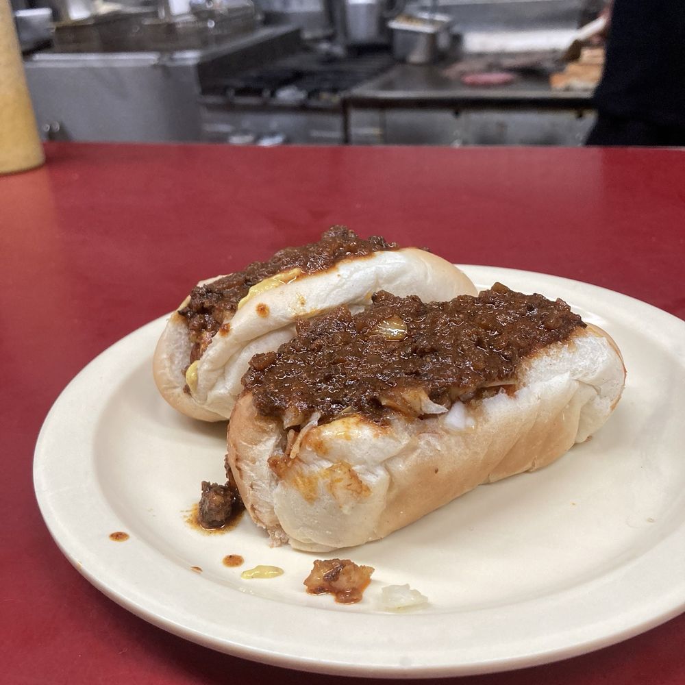 Hot dogs with meat sauce Hot dogs with meat sauce