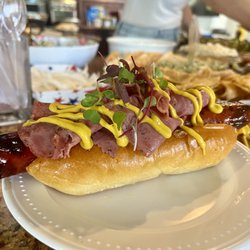 Big City Dogz - "Pastrami Mami"
Spiral cut, all beef hot dog, topped with grilled pastrami, cheddar cheese and yellow mustard.