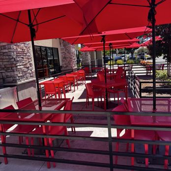 Dave's Hot Chicken - outdoor seating - Chicken Shop Near Me - Brentwood, California Dave's Hot Chicken - outdoor seating - Chicken Shop Near Me - Brentwood, California