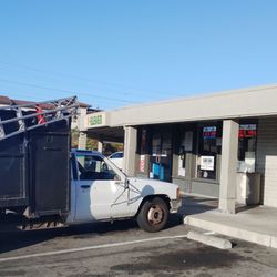 7-Eleven - Front of store in the parking lot