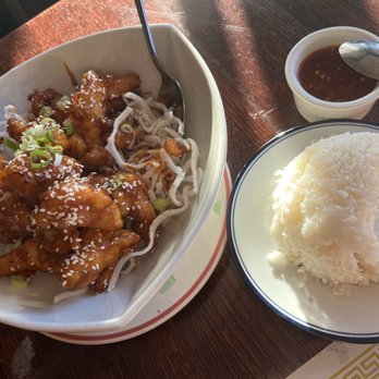 Yum Thai Restaurant - Sesame Crispy CHicken - Thai Near Me - Forest Park, Illinois Yum Thai Restaurant - Sesame Crispy CHicken - Thai Near Me - Forest Park, Illinois