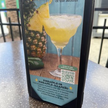Uncle Julio's - Pineapple marg - Mexican Near Me - Orlando, Florida