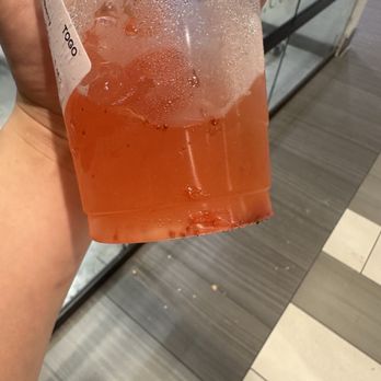 Devil & Angel Desserts - Cup not cleaned properly - Ice Cream & Frozen Yogurt Near Me - Milpitas, California