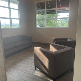 KC Craft and Co - Waiting area - Wine Bars Near Me - Overland Park, Kansas