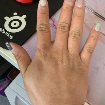 Liz Nail & Spa - Pointer and middle finger was burning. - Nail Salons Near Me - Flushing, New York Liz Nail & Spa - Pointer and middle finger was burning. - Nail Salons Near Me - Flushing, New York