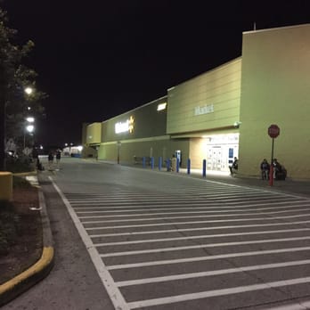 Walmart Supercenter - Front entrance - Grocery Near Me - Saint Cloud, Florida