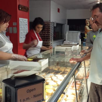 Dan's Variety Bakery - Donuts Near Me - Kokomo, Indiana