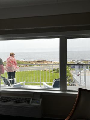 Atlantis Oceanfront Inn Hotel & Breakfast Café In Gloucester, MA by null