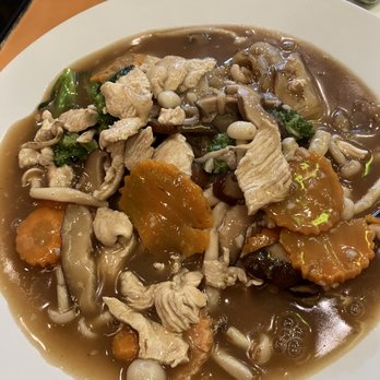 Neecha Thai - Rad Na - Thai Near Me - Oakland, California