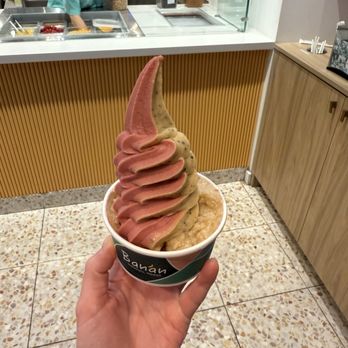 Banan - Kaimuki - Strawberry Lilikoi Cup - Ice Cream & Frozen Yogurt Near Me - Honolulu, Hawaii