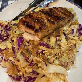 Mia's Table - Asian salad with grilled salmon - American Near Me - Bellaire, Texas
