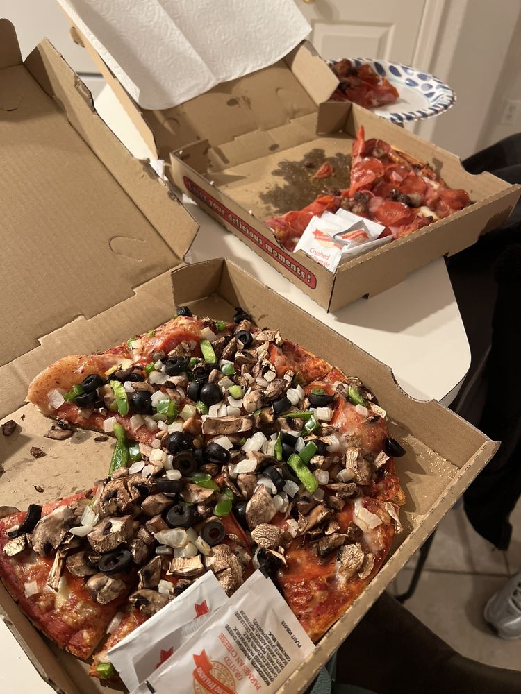 KING OF PIZZA Updated September 2024 10 Reviews Lake Havasu City