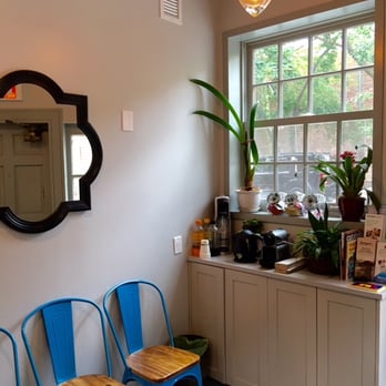 Brooklyn Heights Veterinary Hospital - Waiting Room - Veterinarians Near Me - Brooklyn, New York Brooklyn Heights Veterinary Hospital - Waiting Room - Veterinarians Near Me - Brooklyn, New York