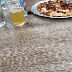 The Modern Life Deli & Drinks - Pizza delivered with no plates or napkins. Lack of common sense not bringing them with the food.