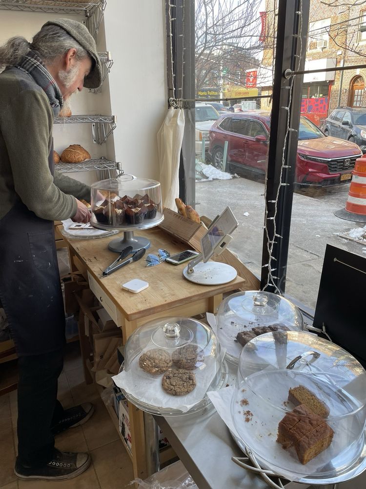 Moonrise Bakehouse Logo
