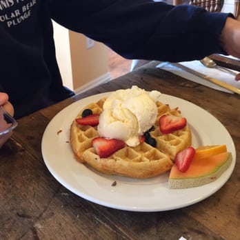Catskill Mountain Country Store - Windham - Belgium waffle with homemade vanilla ice cream and the freshest of fruit! Breakfast of champions - Breakfast & Brunch Near Me - Windham, New York