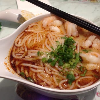 翠華餐廳 - Rice noodles with shrimp in Tom Yum Soup - Hong Kong Style Cafe Near Me - Hong Kong, HK