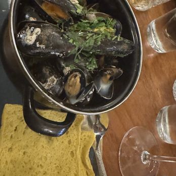 Lorne Bar - Mussels -- DELISH - Pubs Near Me - Oban, AGB Lorne Bar - Mussels -- DELISH - Pubs Near Me - Oban, AGB
