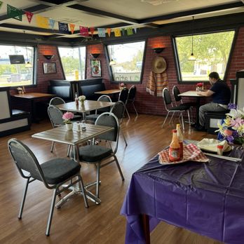 Kiosko Latino - Dining area - Puerto Rican Near Me - Cheektowaga, New York