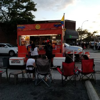 Latino Bites - Busy already, great food - Food Trucks Near Me - Jackson Heights, New York