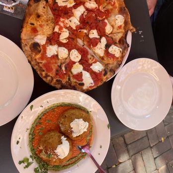 Sette Luna - Margherita pizza and fried risotto balls stuffed with mozzarella. So freaking good! - Italian Near Me - Easton, Pennsylvania Sette Luna - Margherita pizza and fried risotto balls stuffed with mozzarella. So freaking good! - Italian Near Me - Easton, Pennsylvania