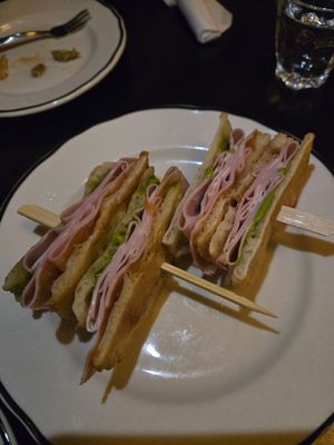 The Old York Tavern by null