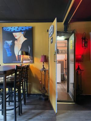 Tarbender's Lounge by null