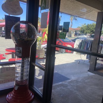 Raffaello's Pizza - Pizza Near Me - Palos Verdes Estates, California Raffaello's Pizza - Pizza Near Me - Palos Verdes Estates, California