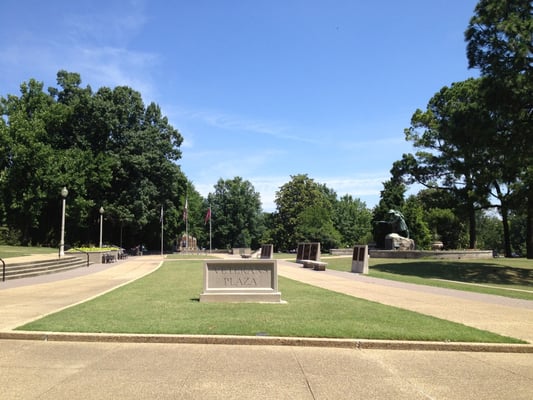 Veterans Plaza
