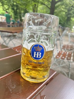 Biergarten am Chinesischen Turm by null