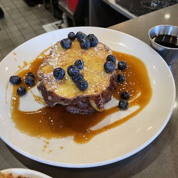 Another Broken Egg Cafe - Another Broken Egg Cafe in Winter Park - Breakfast & Brunch Near Me - Winter Park, Florida
