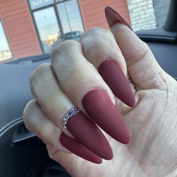 NailsHub - Nail Salons Near Me - La Vista, Nebraska