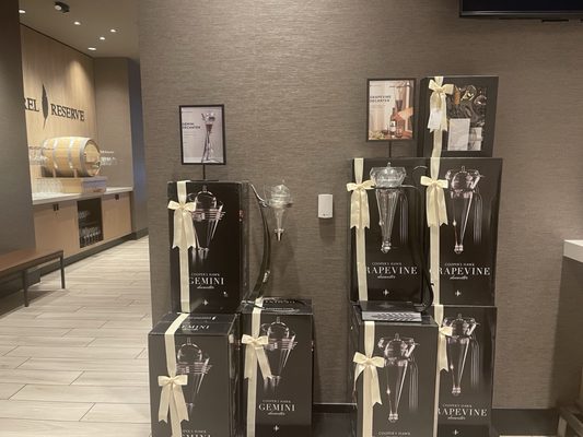 Cooper’s Hawk Winery & Restaurant by null