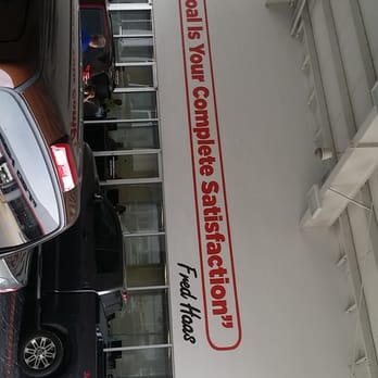 Fred Haas Toyota World - One half of the service station - Car Dealers Near Me - Spring, Texas
