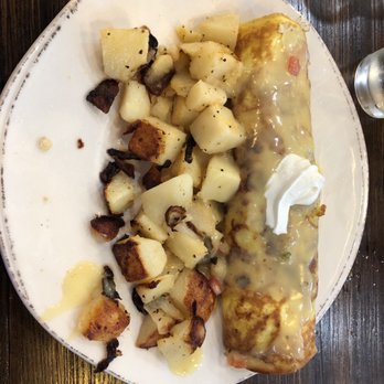 First Watch - Omelette with home fries - Breakfast & Brunch Near Me - Hollywood, Florida First Watch - Omelette with home fries - Breakfast & Brunch Near Me - Hollywood, Florida