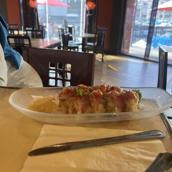 Jade Restaurant - Queen Mary Roll was light and delicious with amazing flavor! - Sushi Bars Near Me - Long Beach, California Jade Restaurant - Queen Mary Roll was light and delicious with amazing flavor! - Sushi Bars Near Me - Long Beach, California