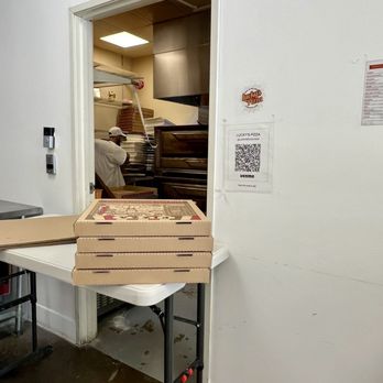 Lucky's Pizza - front of kitchen - Pizza Near Me - Canoga Park, California Lucky's Pizza - front of kitchen - Pizza Near Me - Canoga Park, California