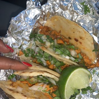 Fiesta Mexico - Chicken tacos with corn tortillas - Food Trucks Near Me - Apopka, Florida