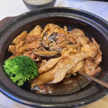 DX Braised Chicken Rice - Yellow Braised Chicken (Boneless) - Chinese Near Me - Cupertino, California DX Braised Chicken Rice - Yellow Braised Chicken (Boneless) - Chinese Near Me - Cupertino, California