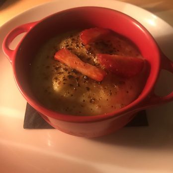Distrito V - Crema Catalan - Tapas Bars Near Me - Barcelona, B
