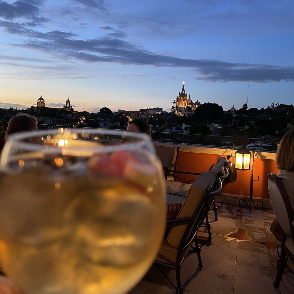 Luna Rooftop - Agave and tonic cocktail - Cocktail Bars Near Me - San Miguel de Allende, GUA
