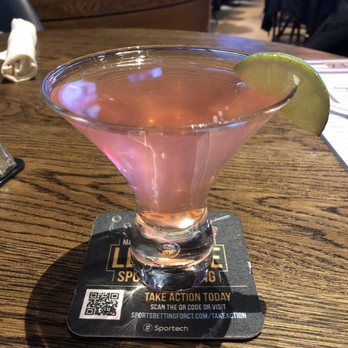 Bobby V's Restaurant & Sports Bar - House Cosmo - Burgers Near Me - Windsor Locks, Connecticut